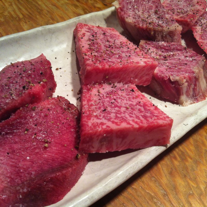 本日の特上肉盛合せ 200g(焼肉どんどん 三ノ宮店)