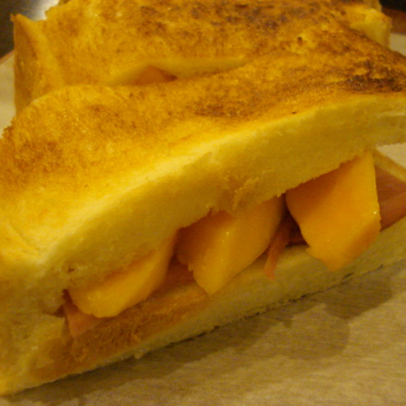 パパイヤトースト(ごはんや　みくろ )