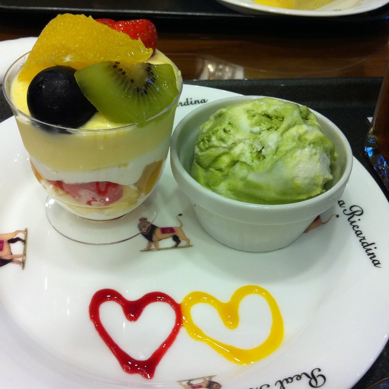 ケーキセット(レアル プリンセサ・リカルディーナ 磯上邸 )