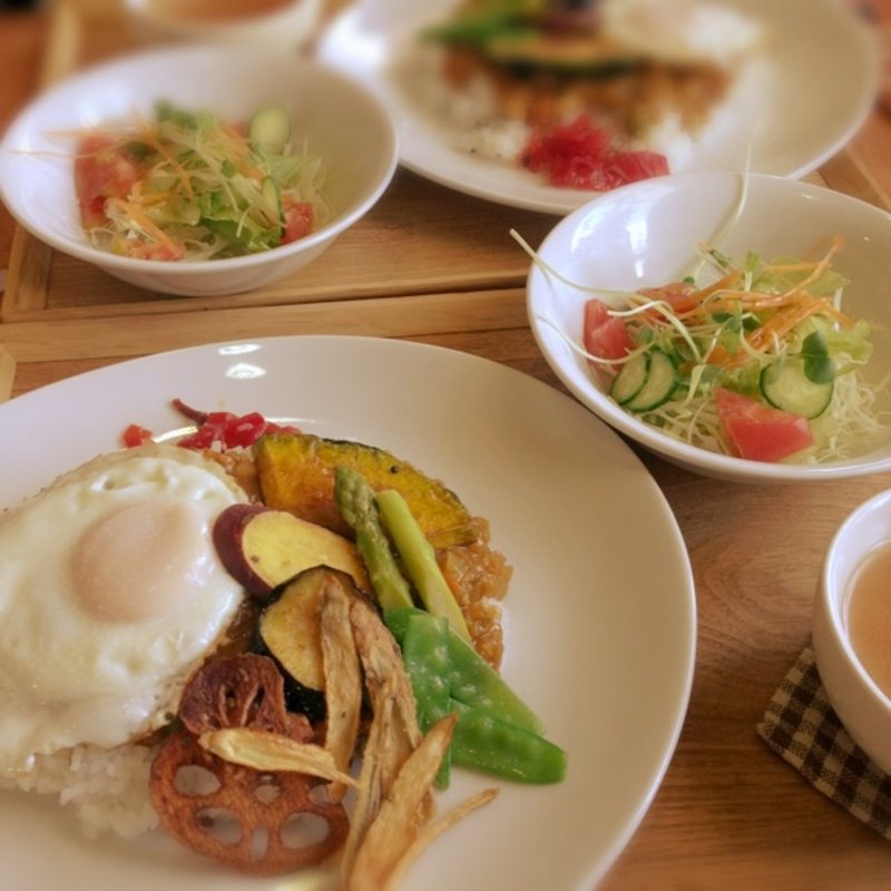豆とチキンのさっぱりドライカレー(カフェ キャバラン )
