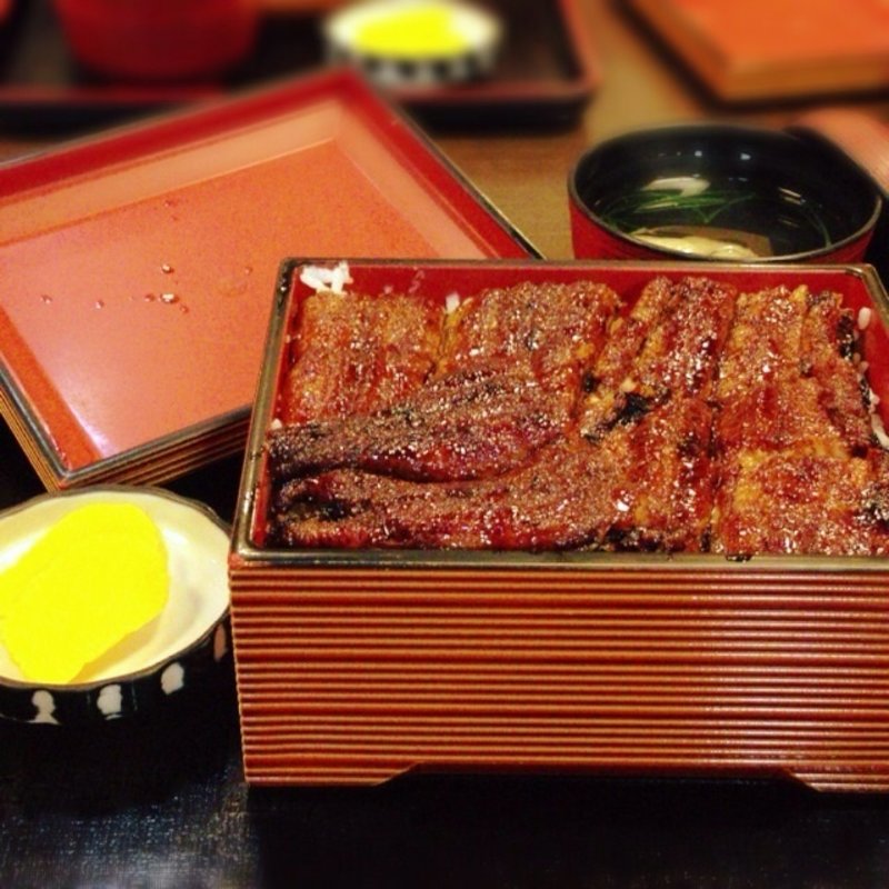 うな重特上六切れ(川新うなぎセンター )
