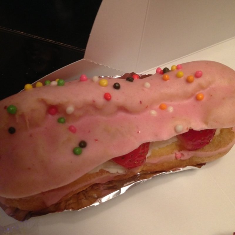 いちごのエクレア(アンデルセンコンディトライ 下村店 )