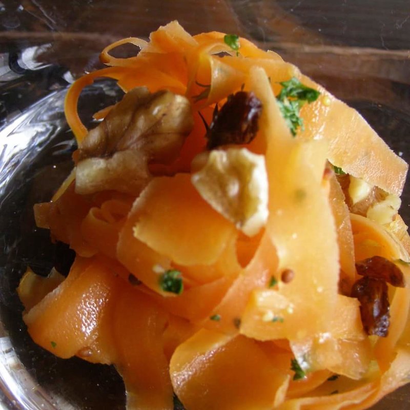 人参サラダ(ごはん屋ギャラリー猫車)