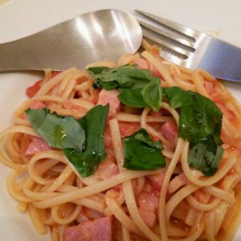 ベーコンとトマトのモッツアレラ(Azuki あずき 五反田駅前店)