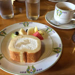 白桃のロールケーキ(万平ホテル カフェテラス )