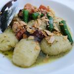 ジャガイモのニョッキ　蛸とインゲン豆のジェノベーゼ(イカリヤ食堂)