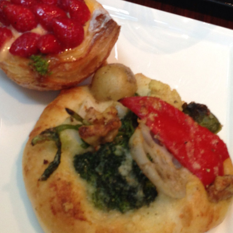 季節野菜のフォカッチャ(ラ ブティック ドゥ ジョエル・ロブション 丸の内店 )