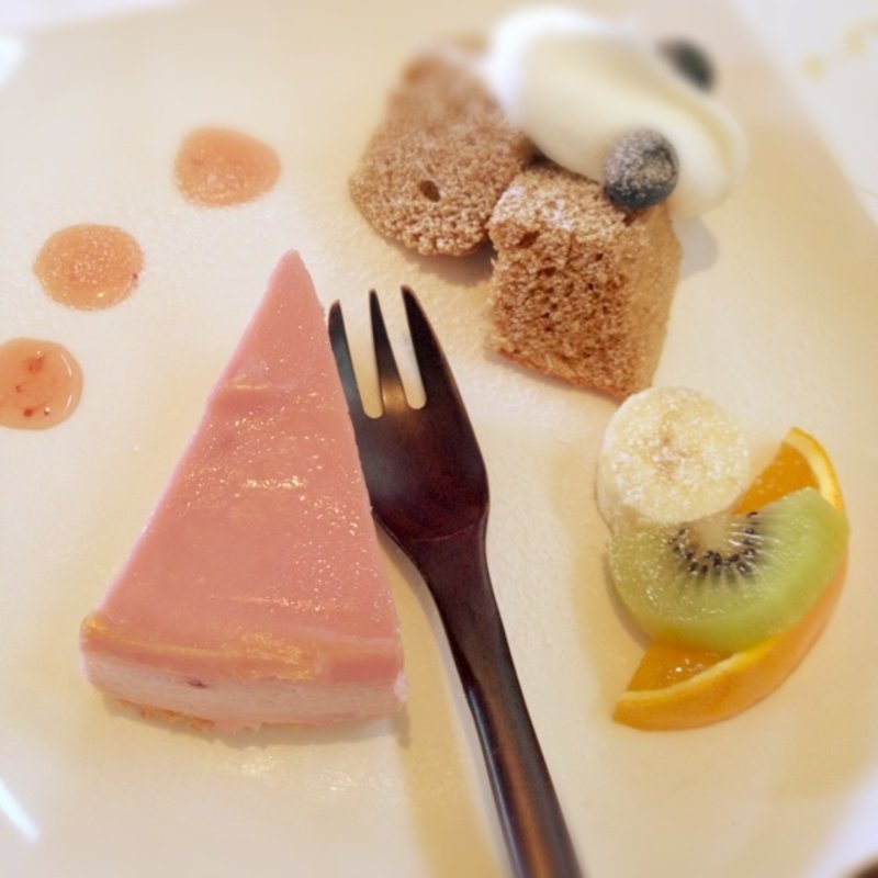 ランチ限定の350円のデザート(cafe Naif Blanc （カフェ ナフブラン）)