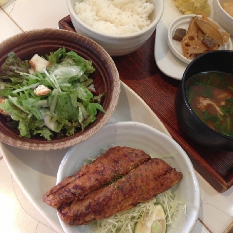 ナフブランランチ(cafe Naif Blanc （カフェ ナフブラン）)