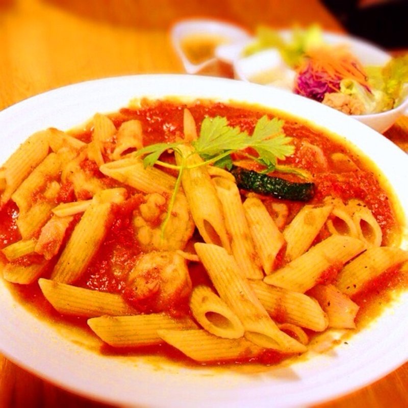 エビと野菜のトマトソースパスタ(林檎珈琲 )