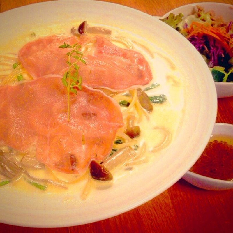 キノコとほうれん草のクリームパスタ(林檎珈琲 )