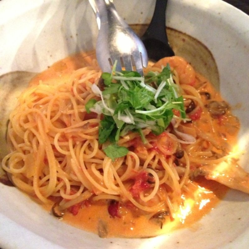 きのことエビのトマトクリームパスタ(和ジャルダン )