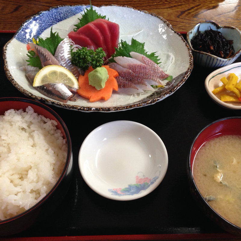 おまかせ刺身三点盛定食(ばんや )