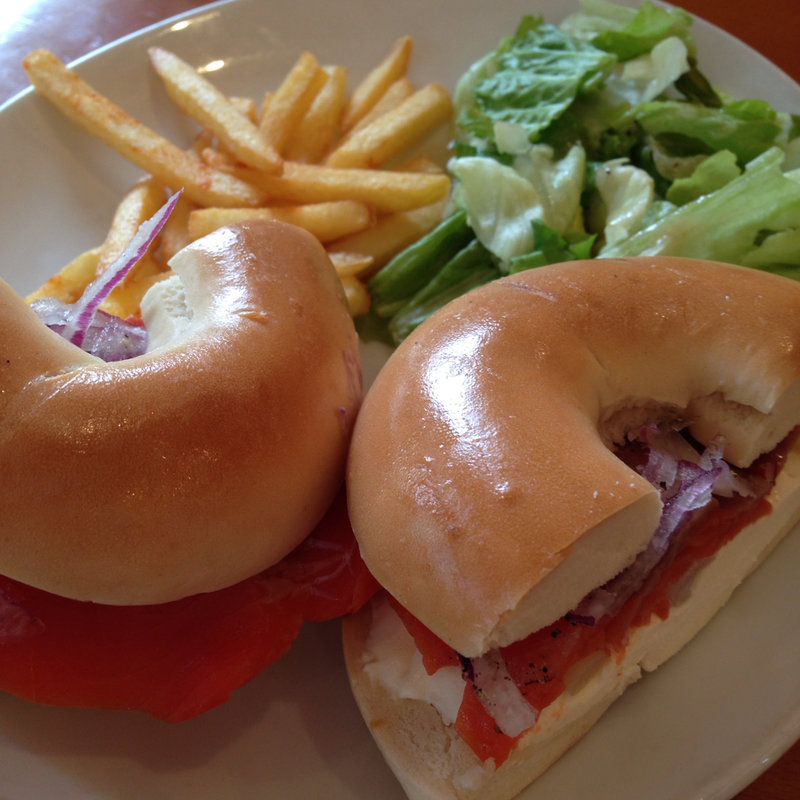 サーモンベーグル(JUNO CAFE JIYUGAOKA)