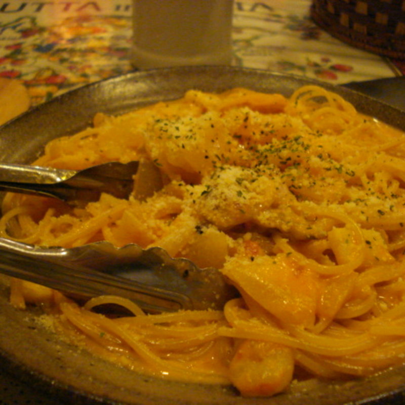 サーモンとキノコのクリームソース(山猫軒 （ヤマネコケン）)