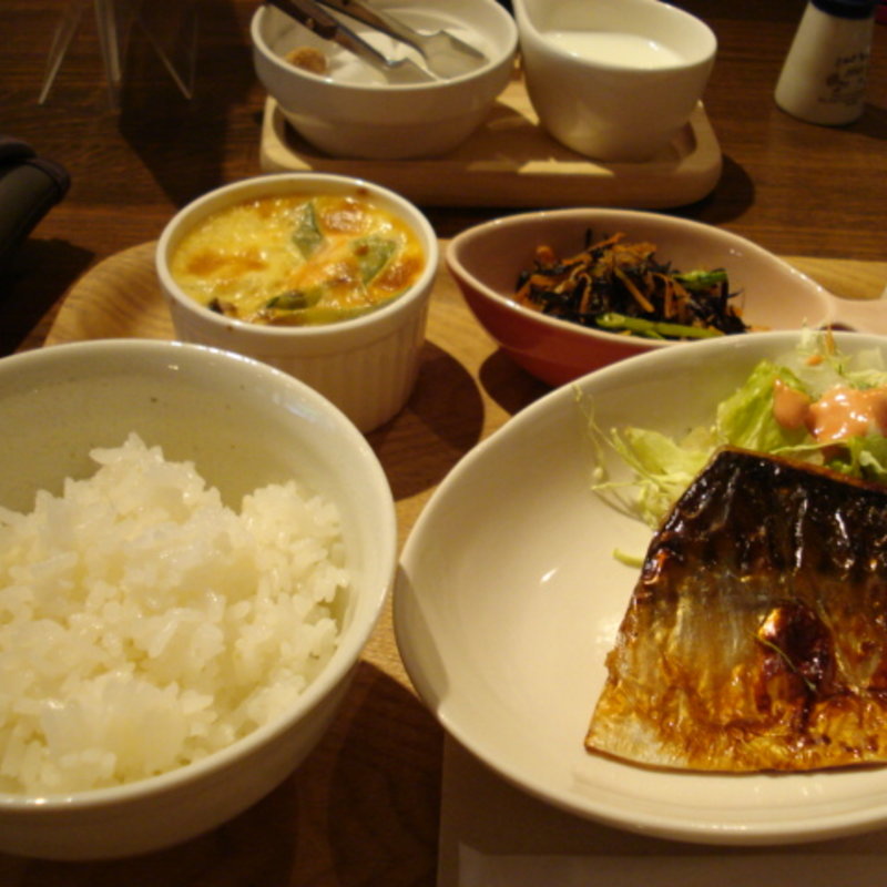 お魚プレート(野菜とさかな Delicacafe)