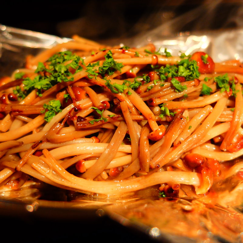 天然山えのきバター(曾根崎鉄板食堂 はなたれ)