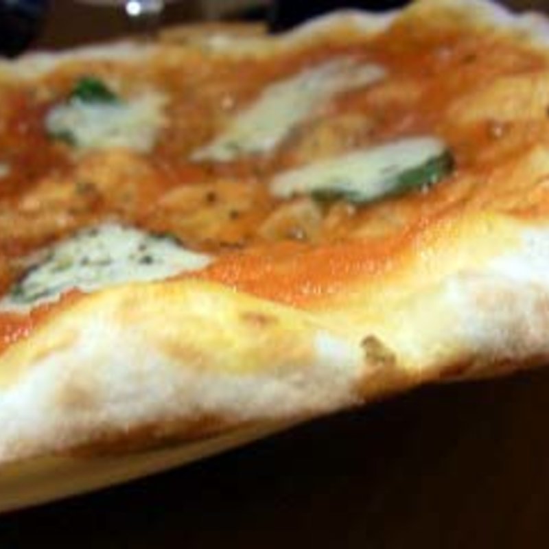 モッツァレラのピザ(SUN )