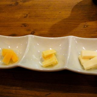 チーズ3種盛(エノテカ　チ・ディ・ジ （Enoteca C.d.G）)
