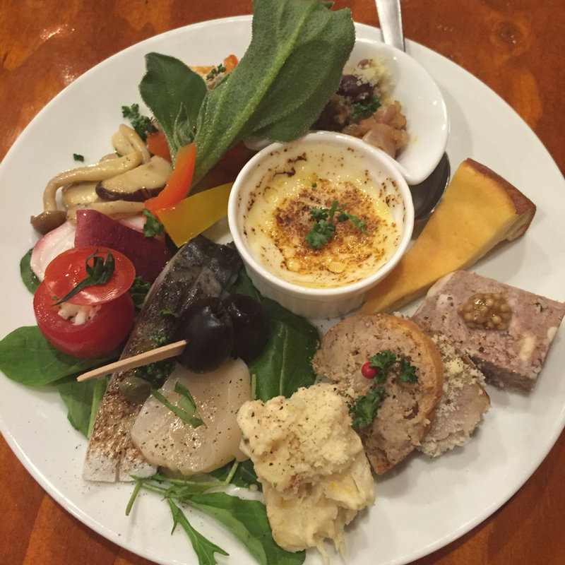 前菜盛り合わせ(ミナミ伊太バル ボッカローネ)