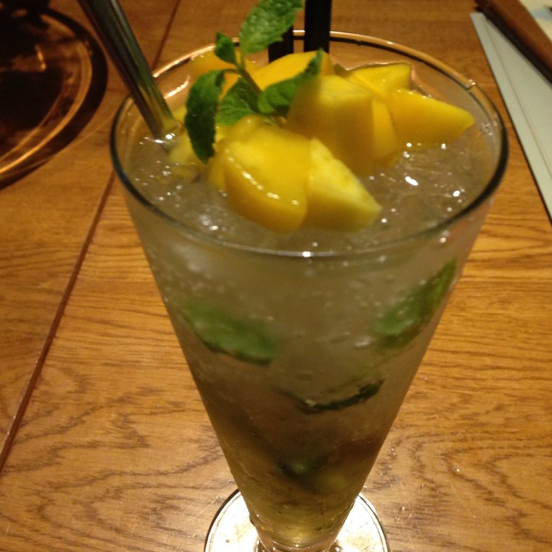 ノンアルコールマンゴーモヒート(パンビュッフェ&肉イタリアン 茶屋町 ファクトリーカフェ)