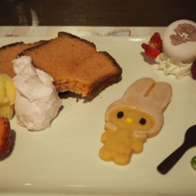 マイメロディの大好きなアーモンドパウンドケーキ　(THE GUEST （ザ ゲスト）)