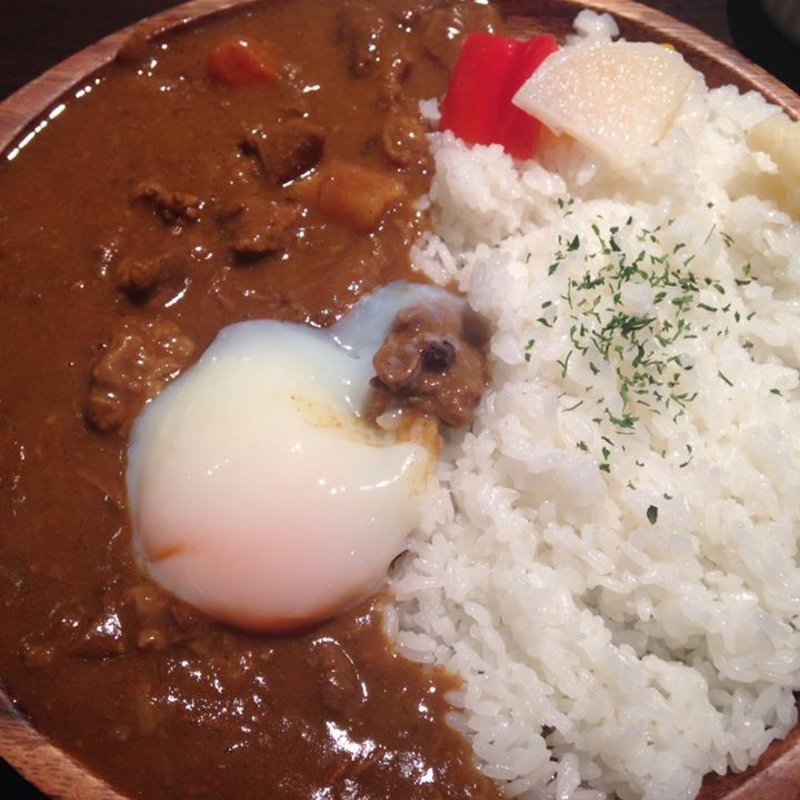牛スジカレー(温玉100円ﾌﾟﾗｽ)(ピグボッテ 北浜店 )