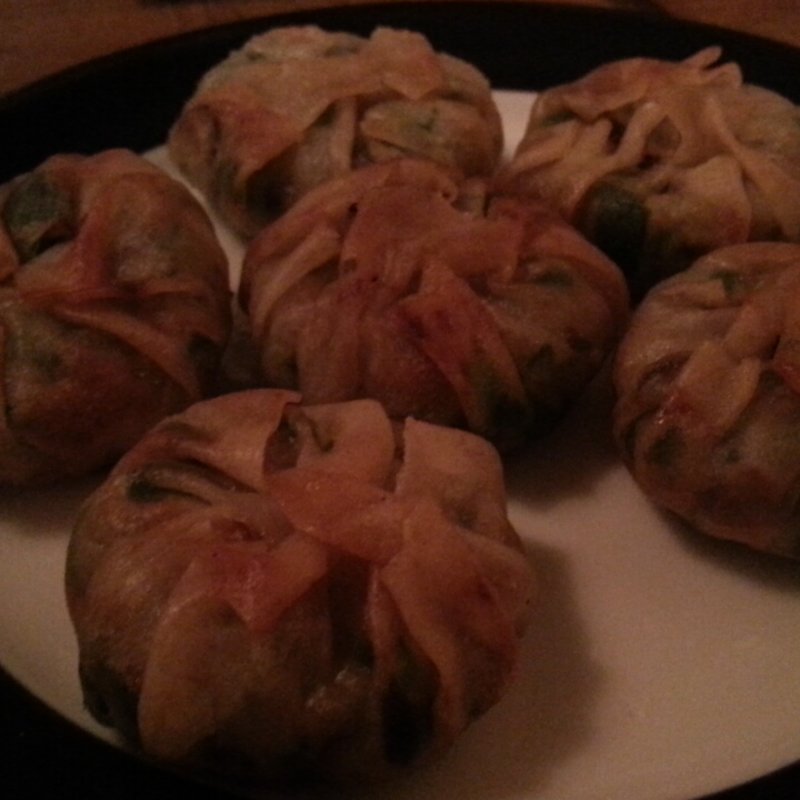 上海焼き餅(ニラ饅頭)(ワイタンホンリュウドン（外灘紅緑灯）)