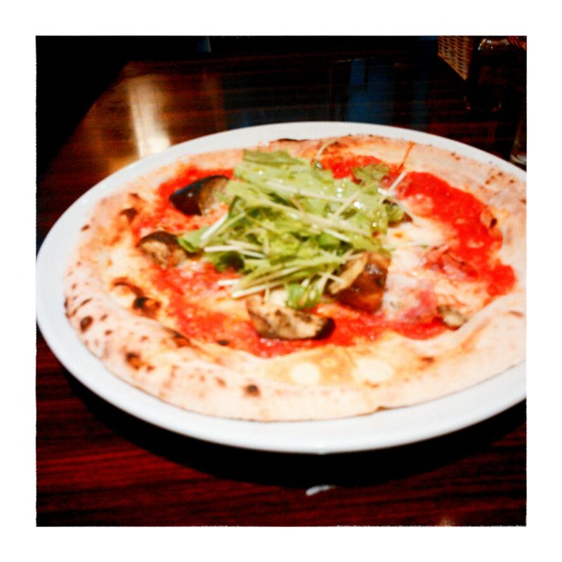 ナスとベーコンと水菜のピッツァ(ラ・ベファーナ　汐留店)