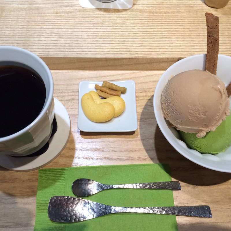 ほうじ茶アイス(茶庭 然花抄院)