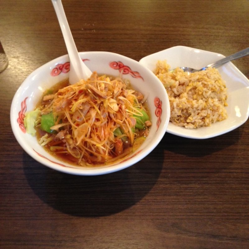 ネギラーメン半チャーハンセット(勇記餃子房)