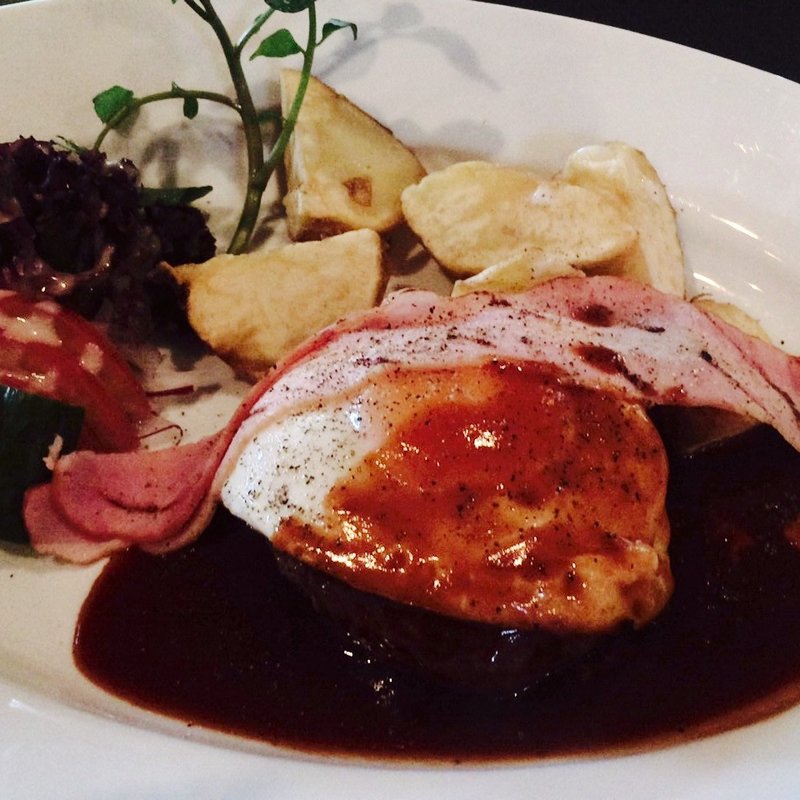 オールドファッション　　ハンバーグステーキ(山のレストラン)