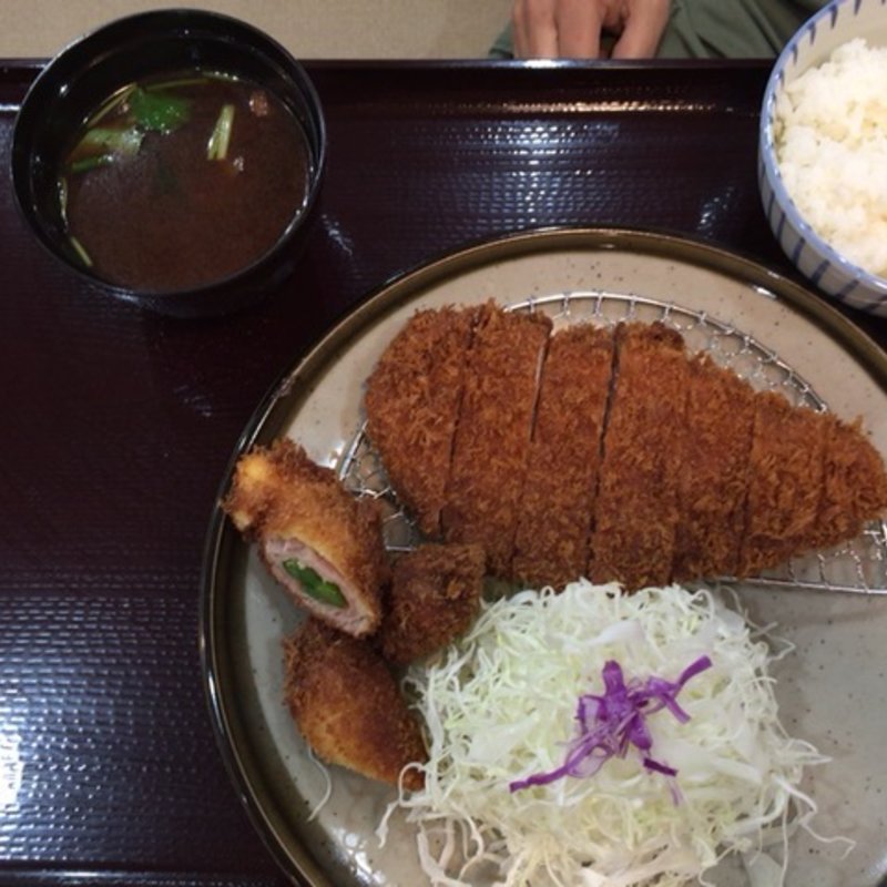 ロースかつとアスパラベーコンフライ膳(かつ満 生駒西白庭台店 （カツマ）)