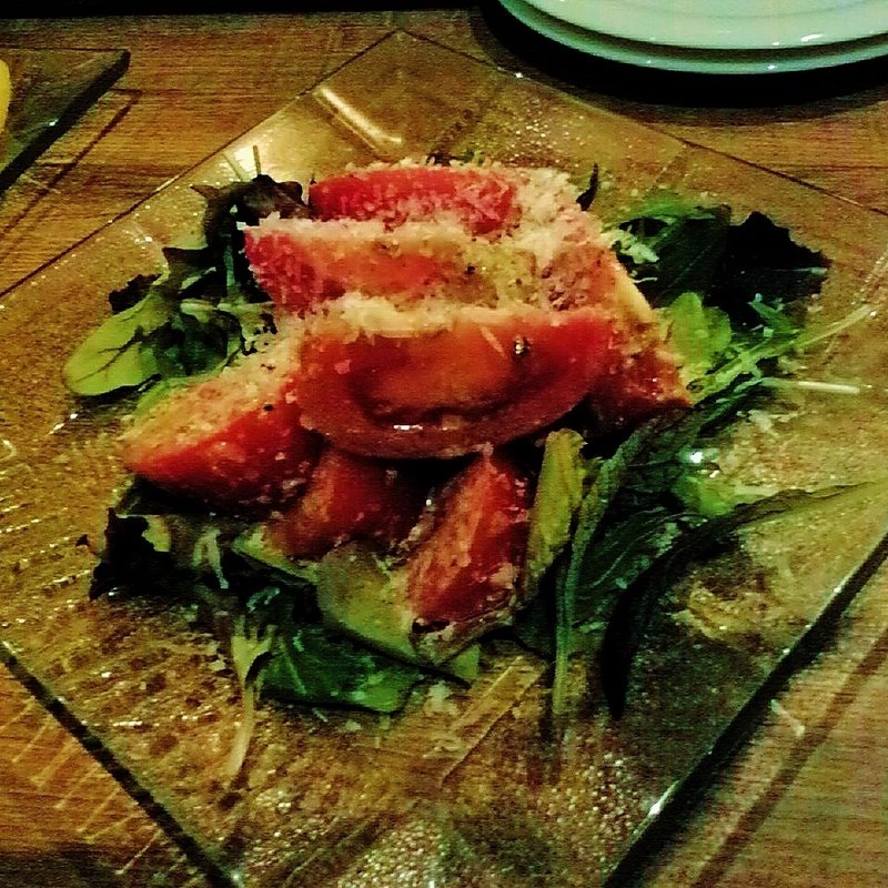 トマトとアンチョビのサラダ(牛バル こじまや （【旧店名】牛バル 小島商店）)