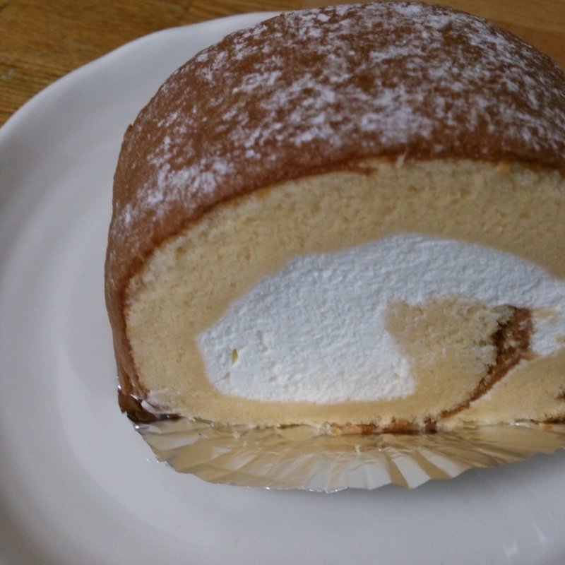 米粉ロール(pâtisserie belleéquipe パティスリーベルエキップ)