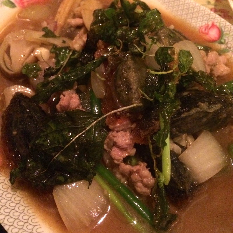 ホーリーバジルとピータン炒め(カオマンガイ 立川南口店)