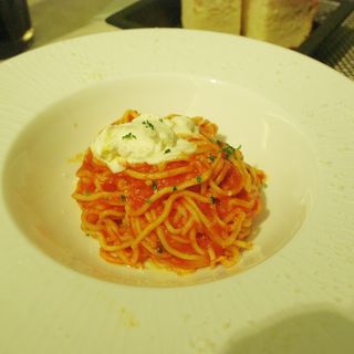 トマトとバジル、マスカルポーネチーズのソース（パスタランチセット）(オステリア ブッビーノ)