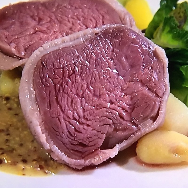 仔牛肉のベーコン巻ソテー(レストラン ラ・シュミネ)