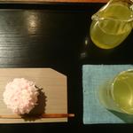 上生菓子と煎茶(ZEN CAFE)