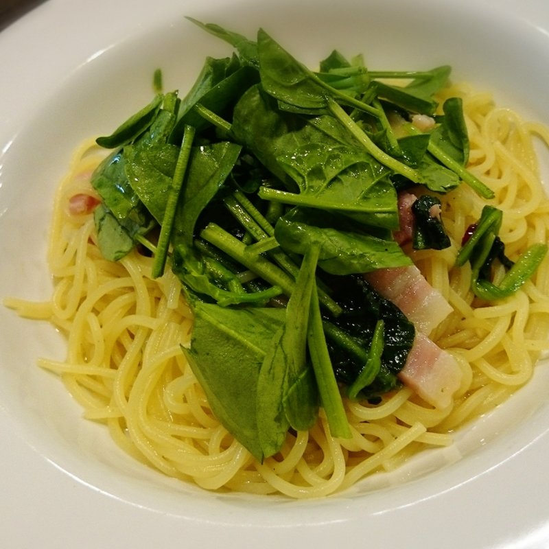 ほうれん草ベーコンペペロンチーノ(ポポラマーマ 本八幡店)