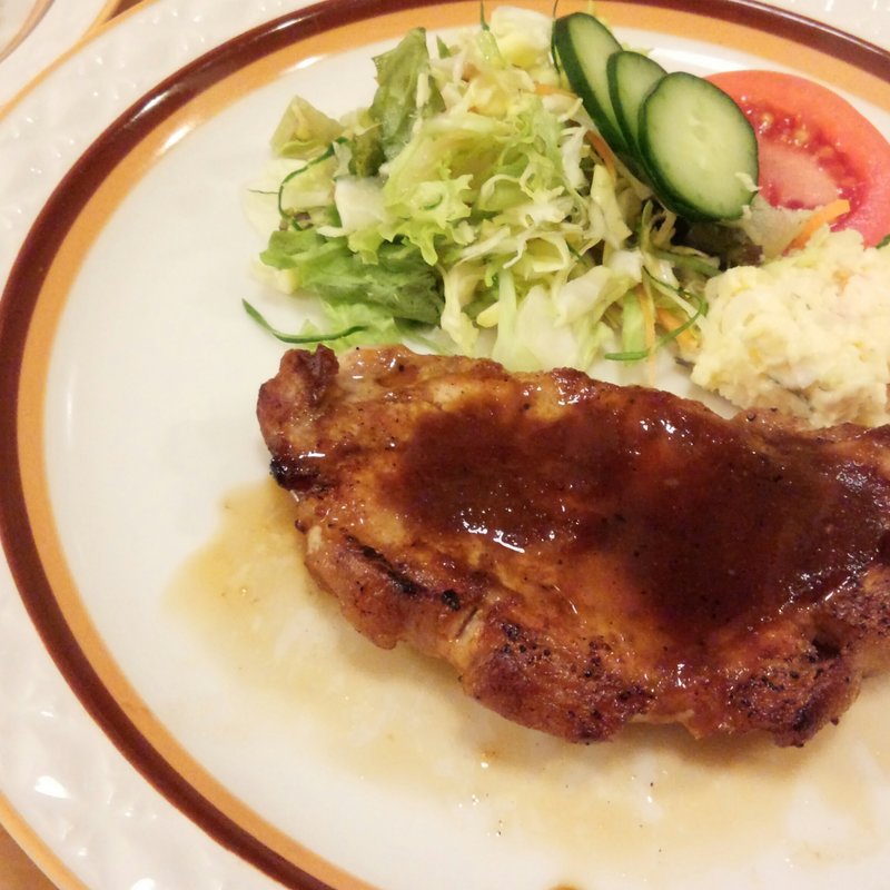 ジンジャー風味のポークソテー(成城洋食 まる・まーる)