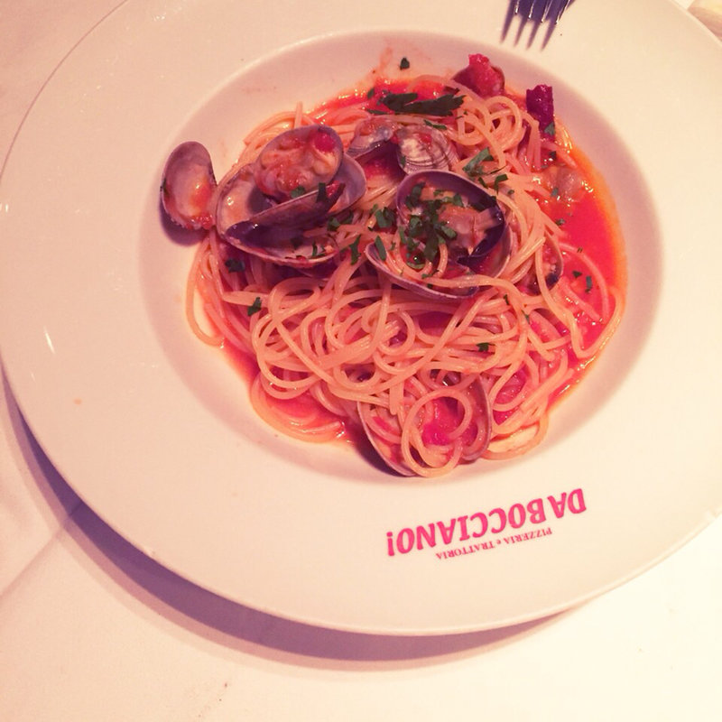 ボンゴレビアンコ トマトソース(ピッツェリア エ トラットリア ダ・ボッチャーノ 東京駅KITTE)