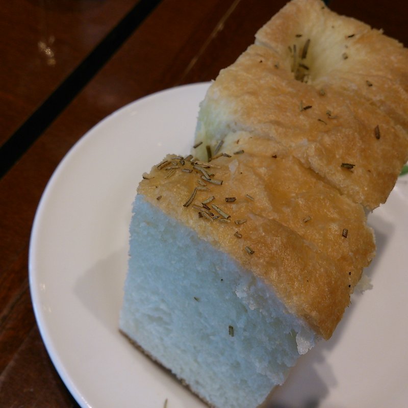 自家製フォカッチャ(OLI 渋谷 （オリ）)