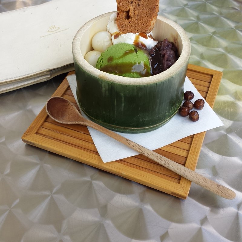 抹茶黒蜜パフェ(嵯峨野湯 （サガノユ　SAGANO－YU）)