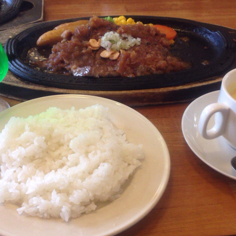 びっくりリブステーキ180g(洋食亭parrot)