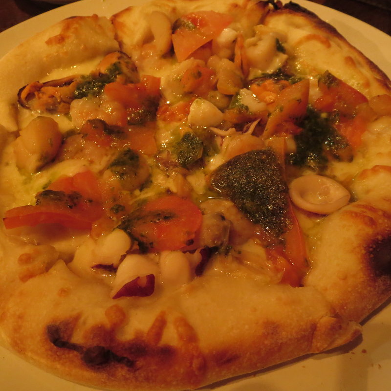 海の幸のPIZZA(カネ保水産)