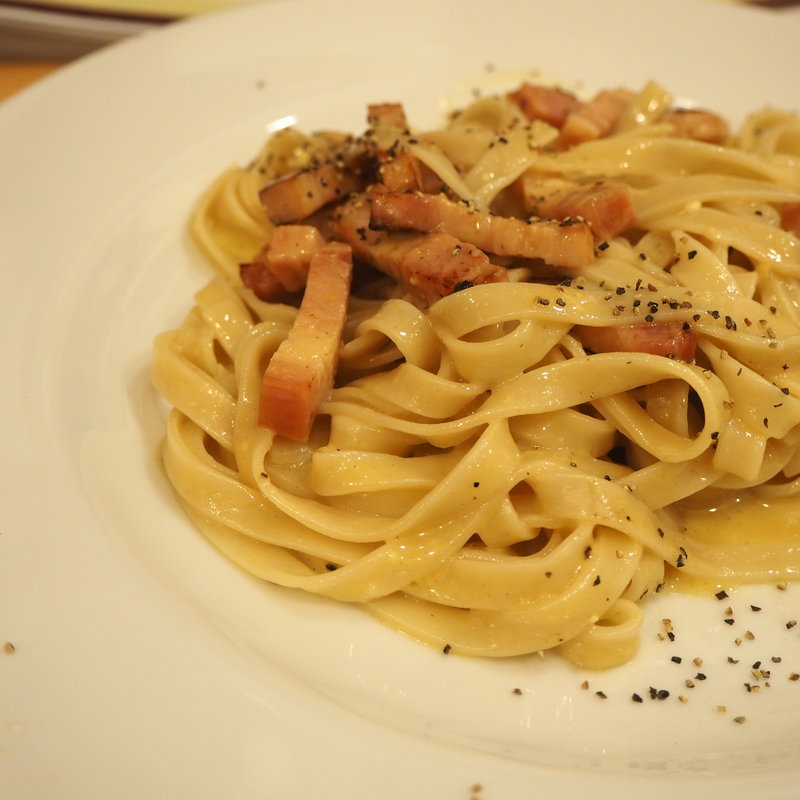 シャブリ薫るカルボナーラ(お米のクレープ専門店 JAPAN CREPE 原宿店)