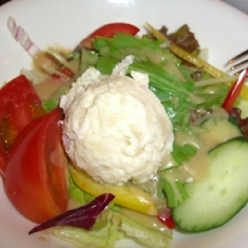 サラダ　(オリーブハウス 吉祥寺アトレ店)