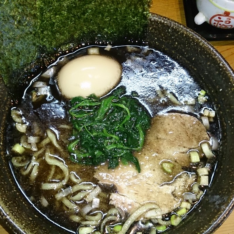 黒とんこつ醤油ラーメン(麺家 八の坊 （めんや はちのぼう）)