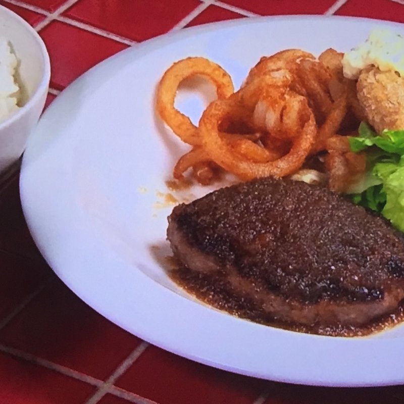 琉球島和牛とアグー豚の直挽きハンバーグランチ(沖縄鉄板バル　ミートチョッパー )